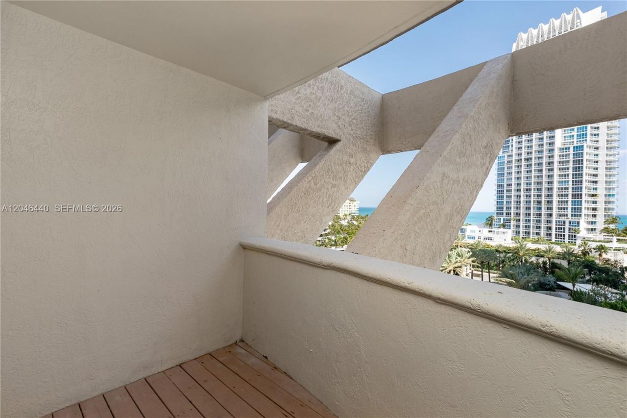 300 S Pointe Dr , Unit 907, Miami Beach, FL 33139 Photo