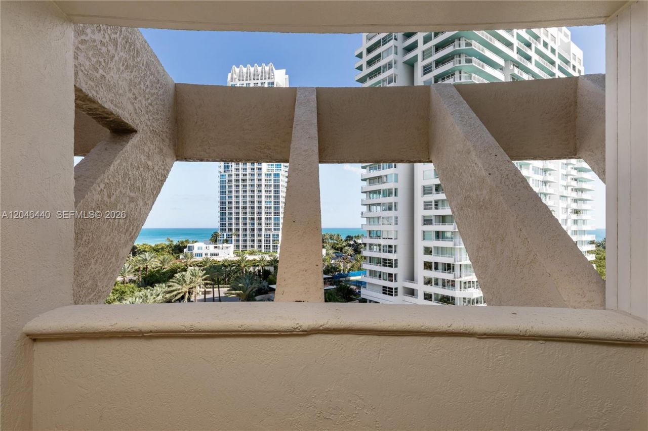 300 S Pointe Dr , Unit 907, Miami Beach, FL 33139 Photo