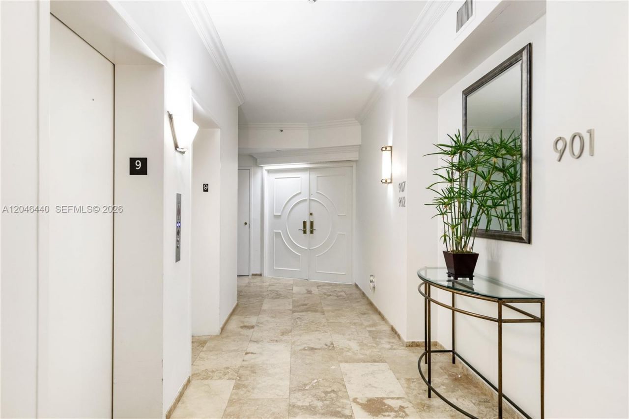 300 S Pointe Dr , Unit 907, Miami Beach, FL 33139 Photo