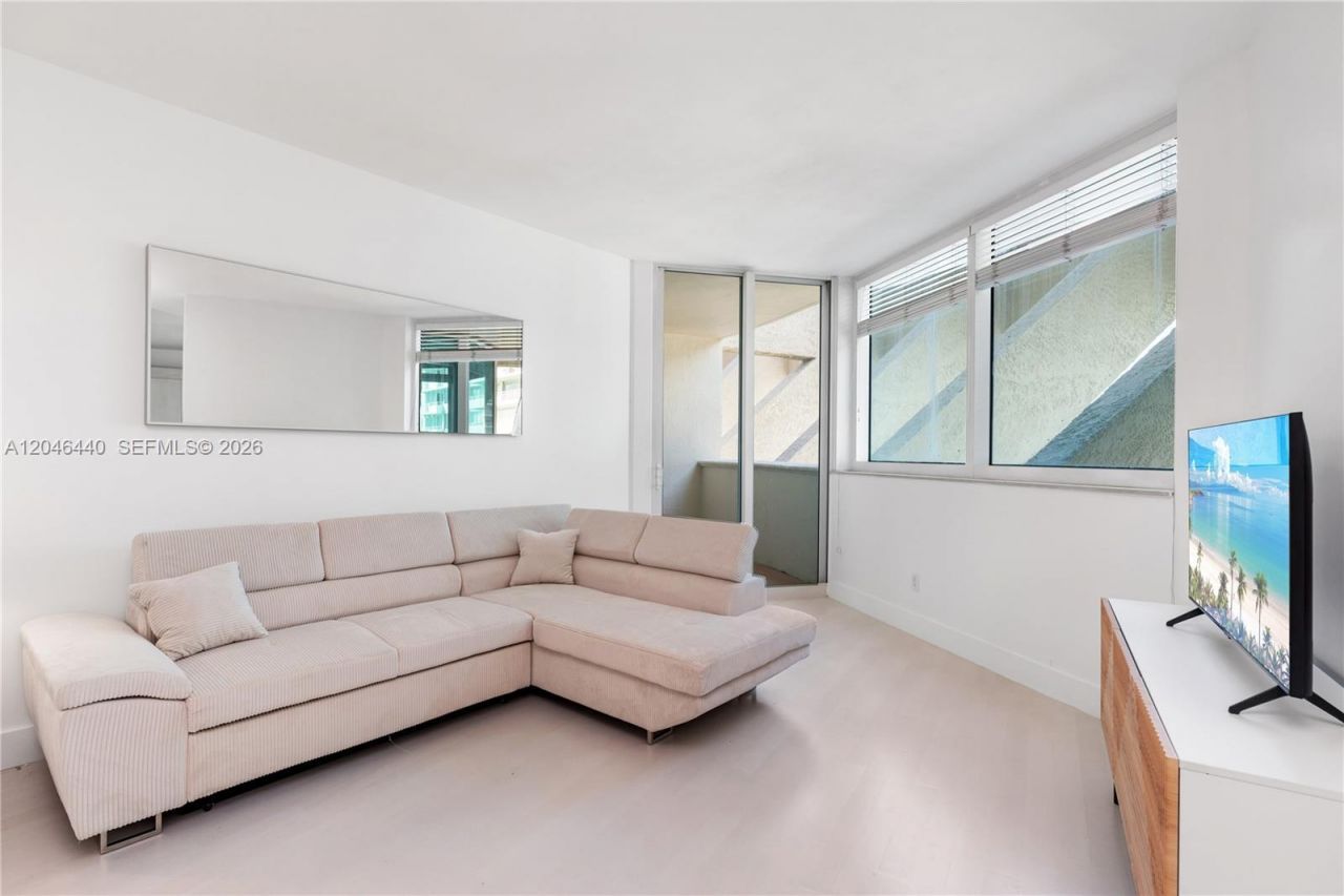 300 S Pointe Dr , Unit 907, Miami Beach, FL 33139 Photo