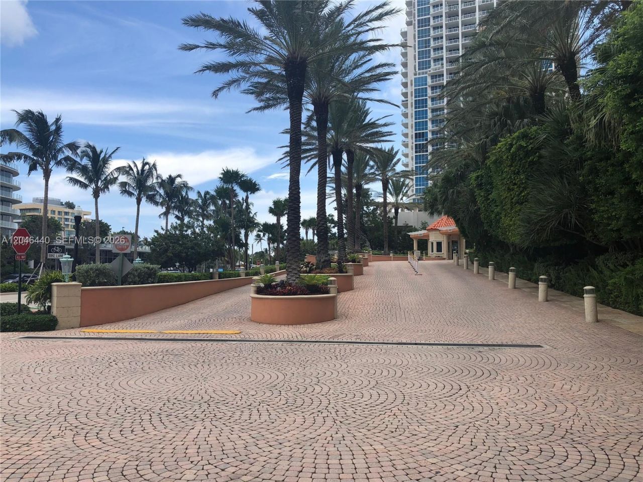300 S Pointe Dr , Unit 907, Miami Beach, FL 33139 Photo