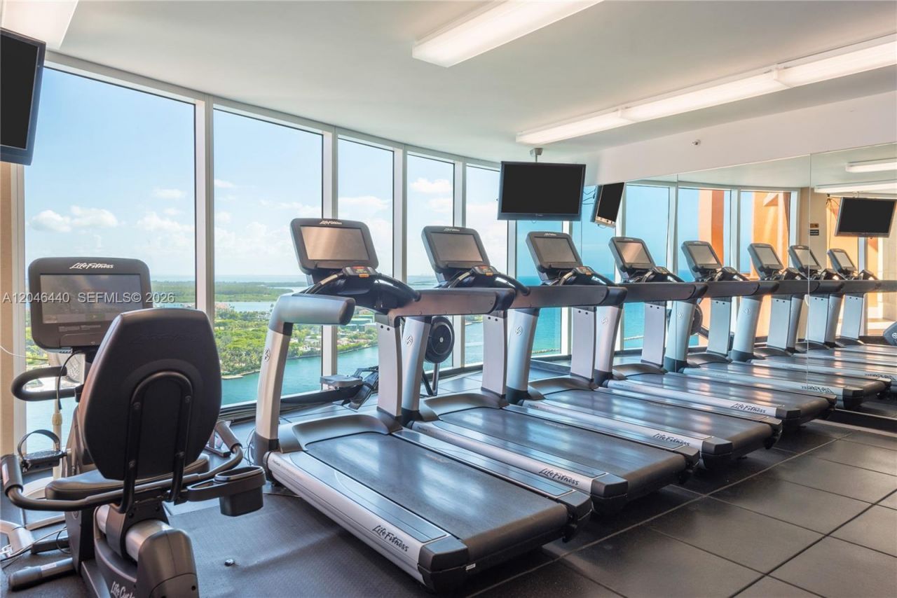 300 S Pointe Dr , Unit 907, Miami Beach, FL 33139 Photo