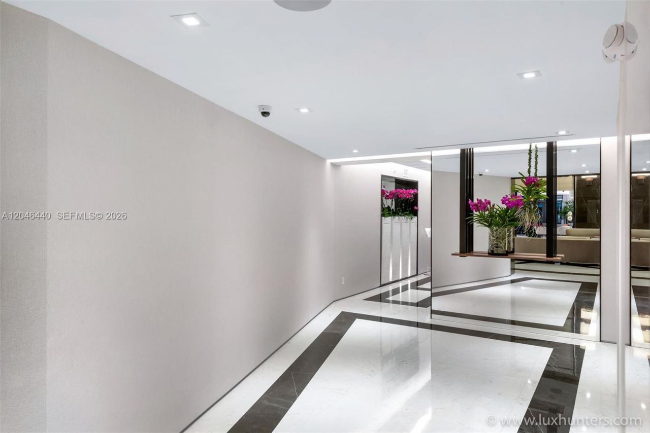 300 S Pointe Dr , Unit 907, Miami Beach, FL 33139 Photo