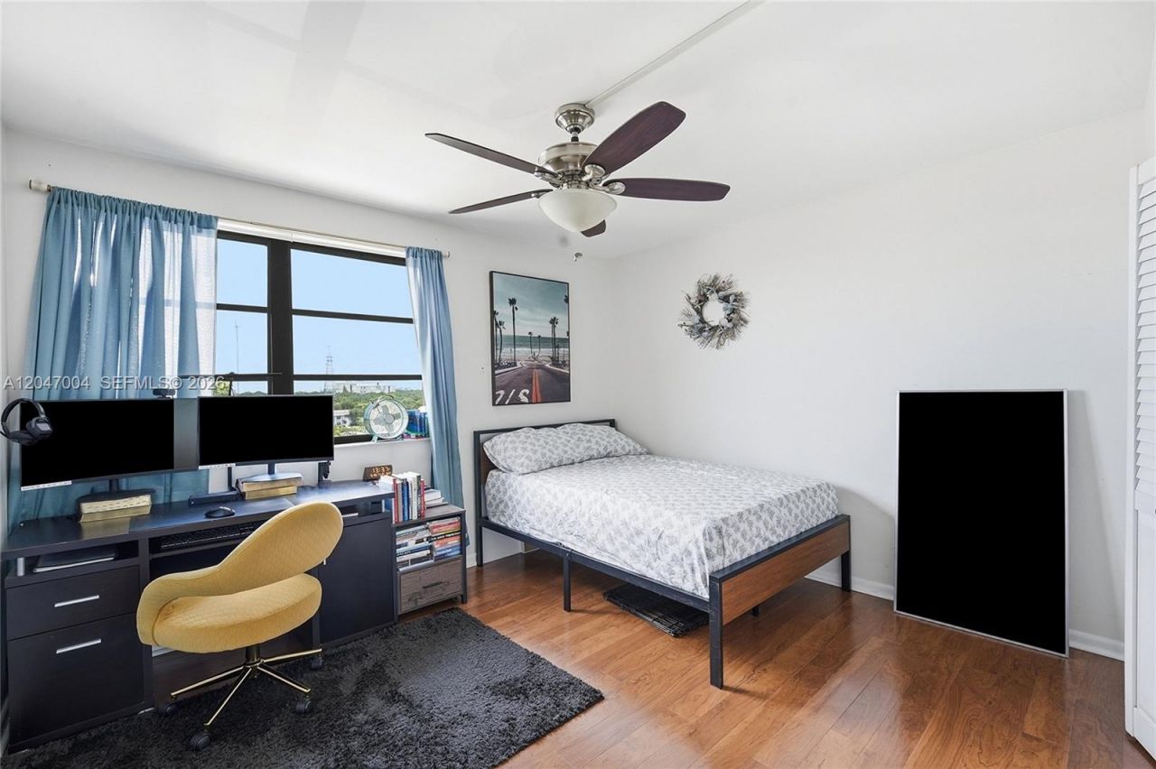 20840 San Simeon Way , Unit 609, Miami, FL 33179 Photo