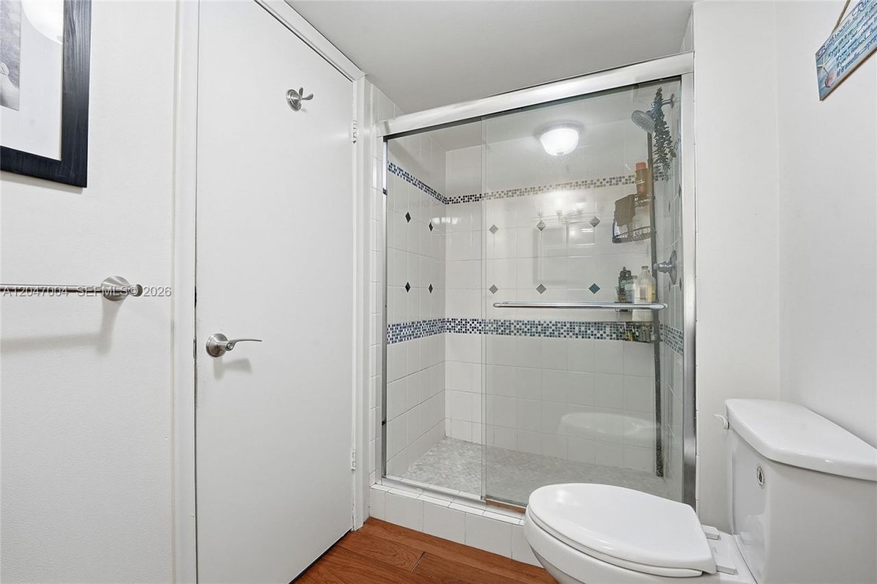 20840 San Simeon Way , Unit 609, Miami, FL 33179 Photo