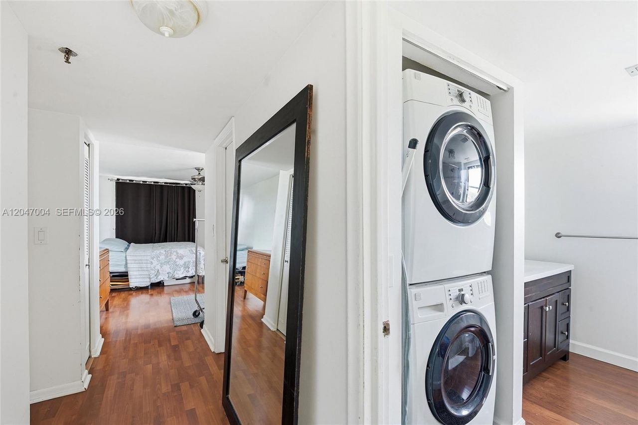20840 San Simeon Way , Unit 609, Miami, FL 33179 Photo