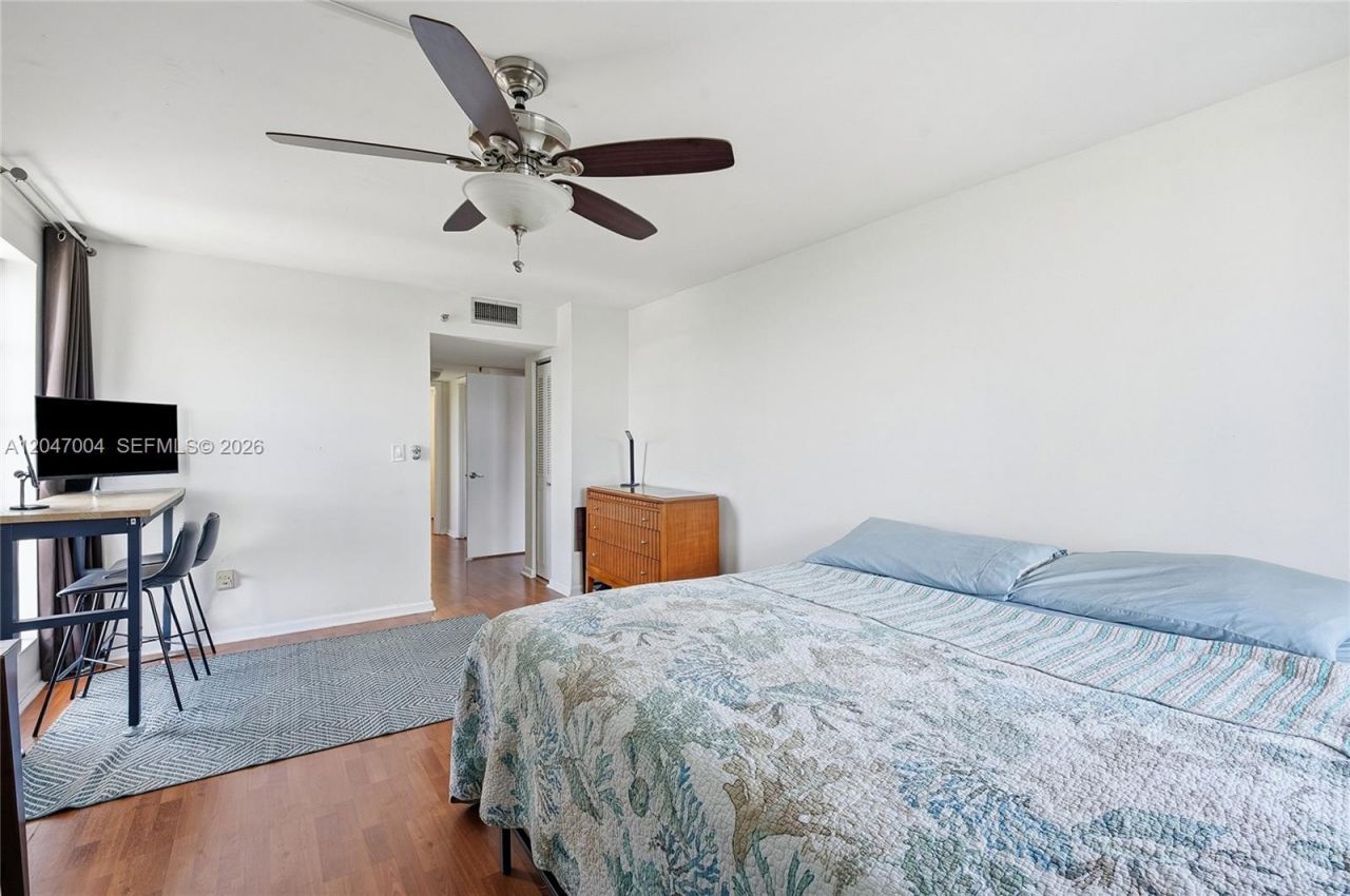 20840 San Simeon Way , Unit 609, Miami, FL 33179 Photo