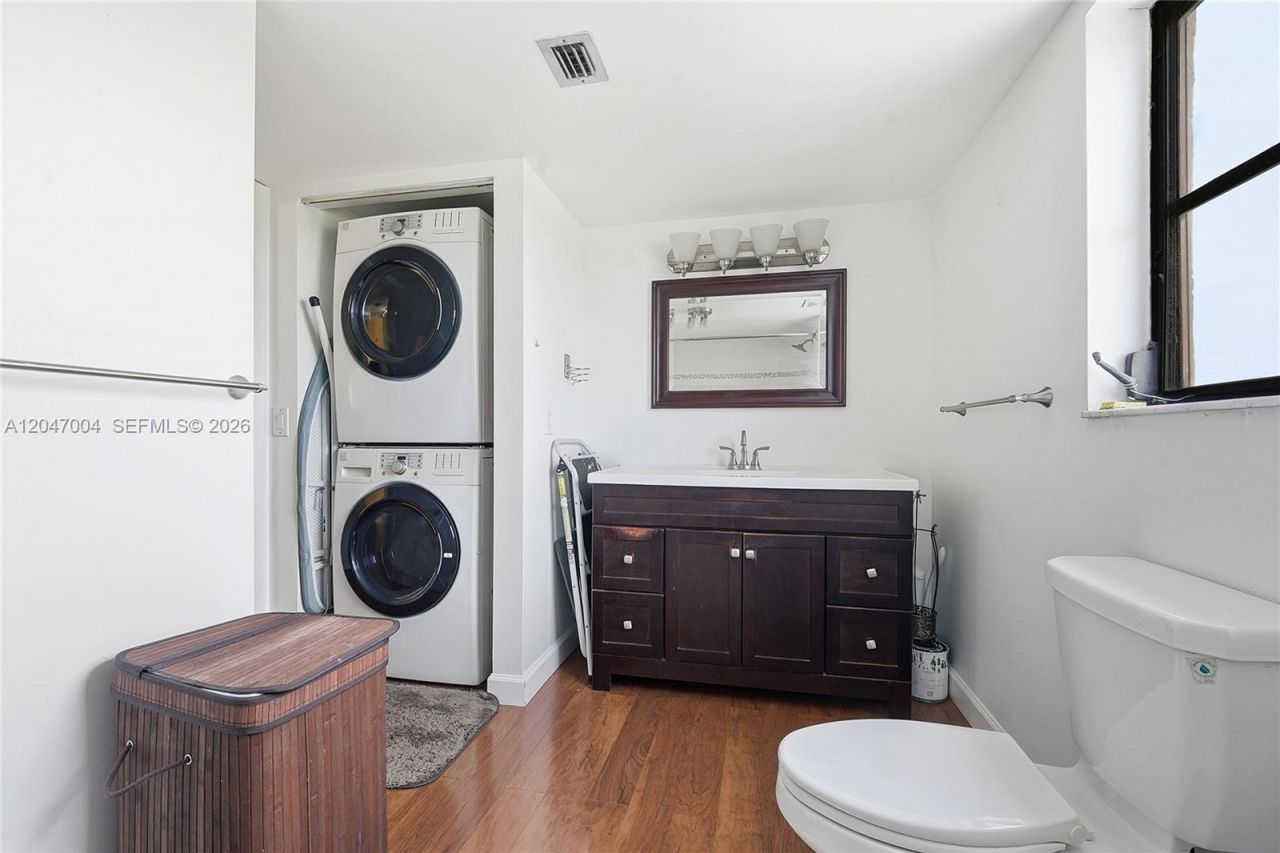 20840 San Simeon Way , Unit 609, Miami, FL 33179 Photo