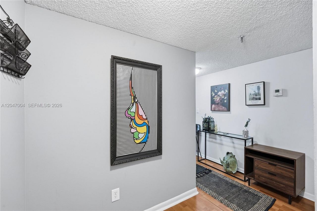 20840 San Simeon Way , Unit 609, Miami, FL 33179 Photo