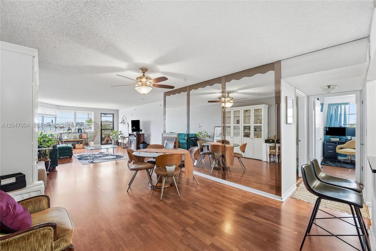 20840 San Simeon Way , Unit 609, Miami, FL 33179 Photo