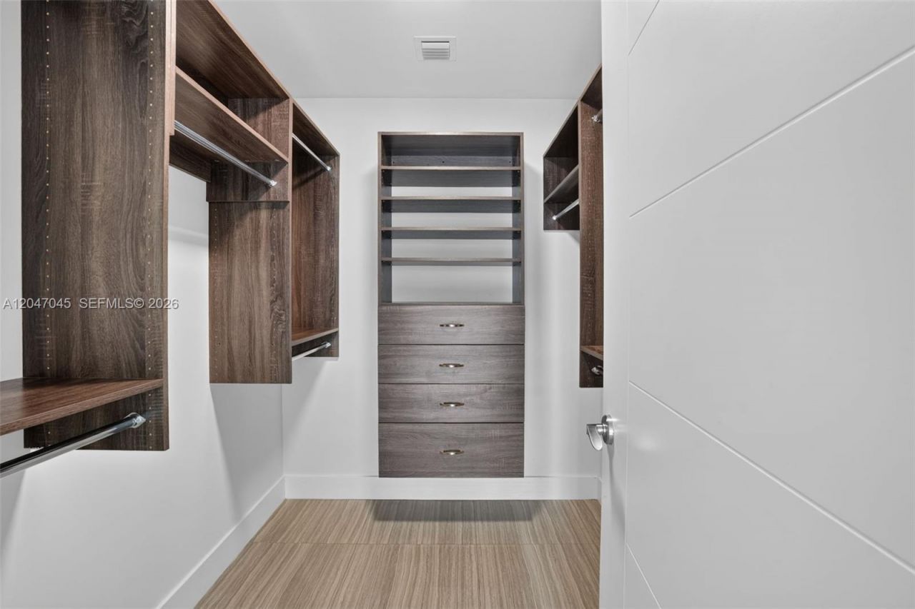 2960 NE 207th St , Unit 505, Aventura, FL 33180 Photo