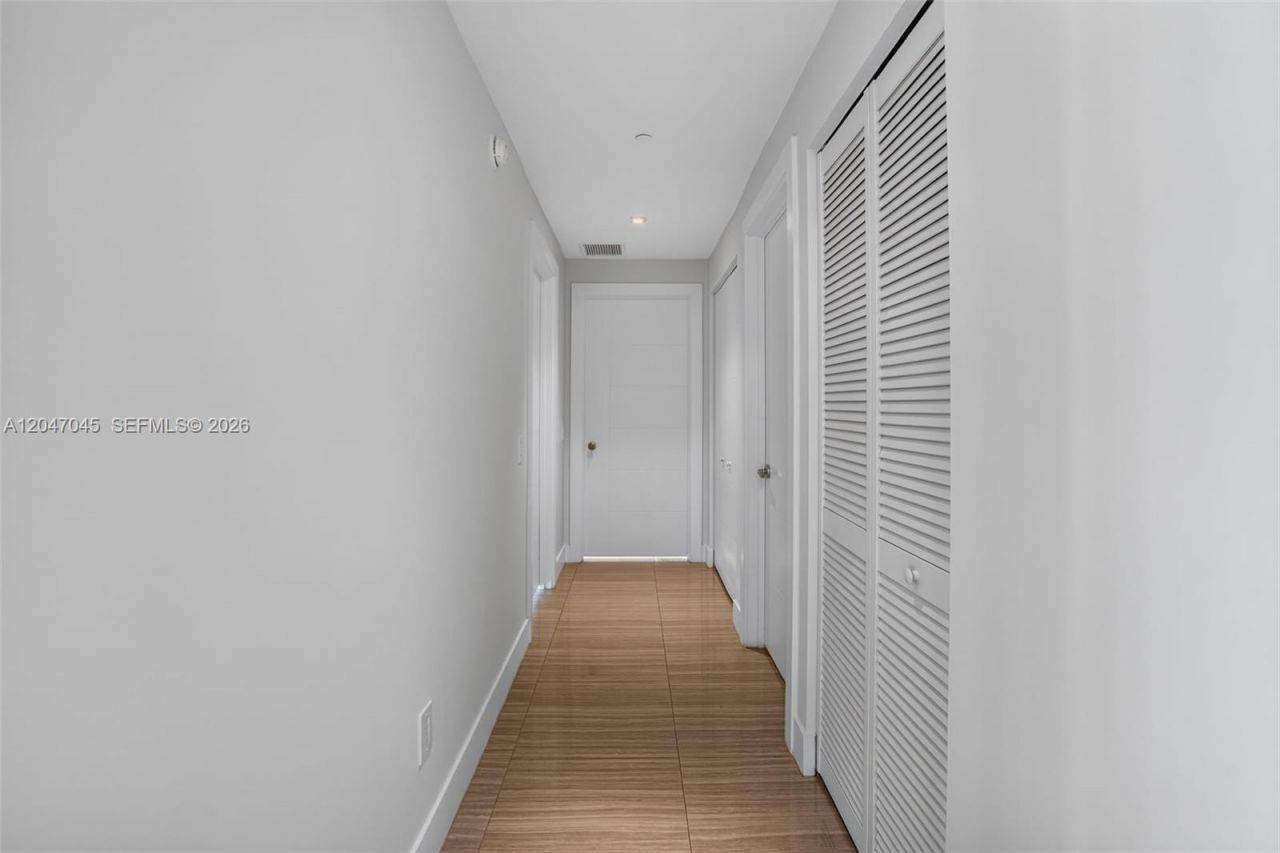 2960 NE 207th St , Unit 505, Aventura, FL 33180 Photo