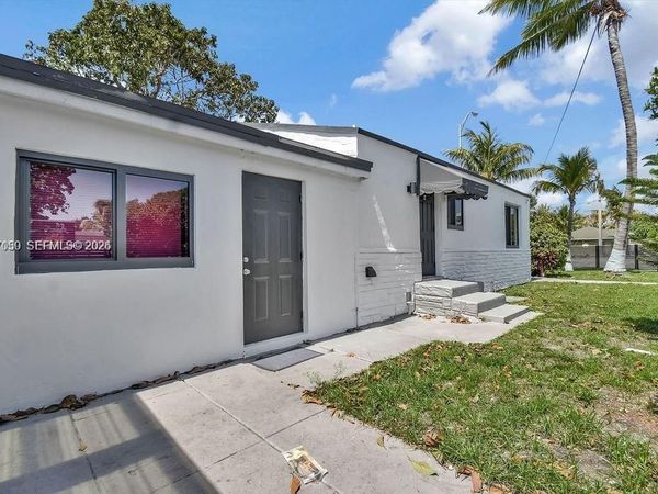 1102 NW 103rd St, Miami, FL 33150