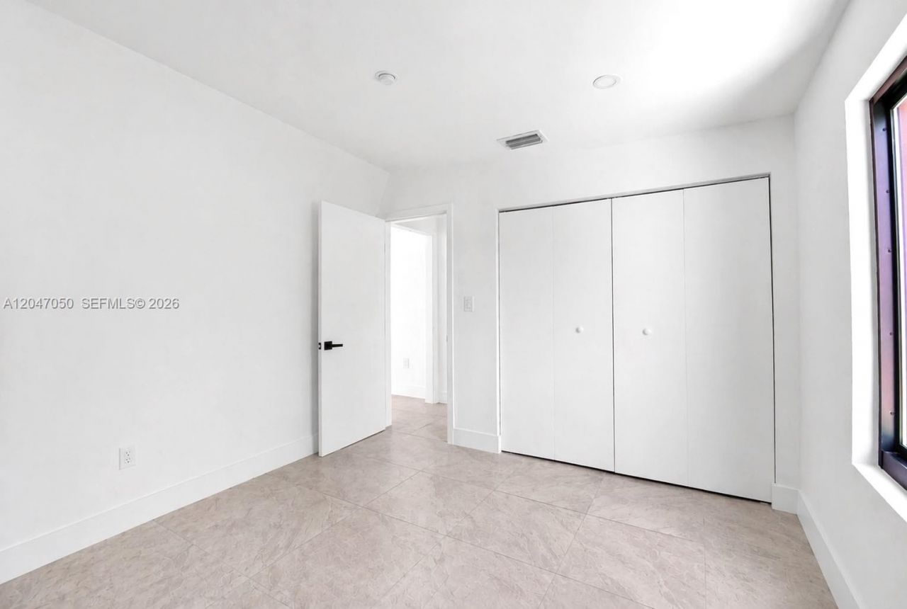 1102 NW 103rd St , Miami, FL 33150 Photo