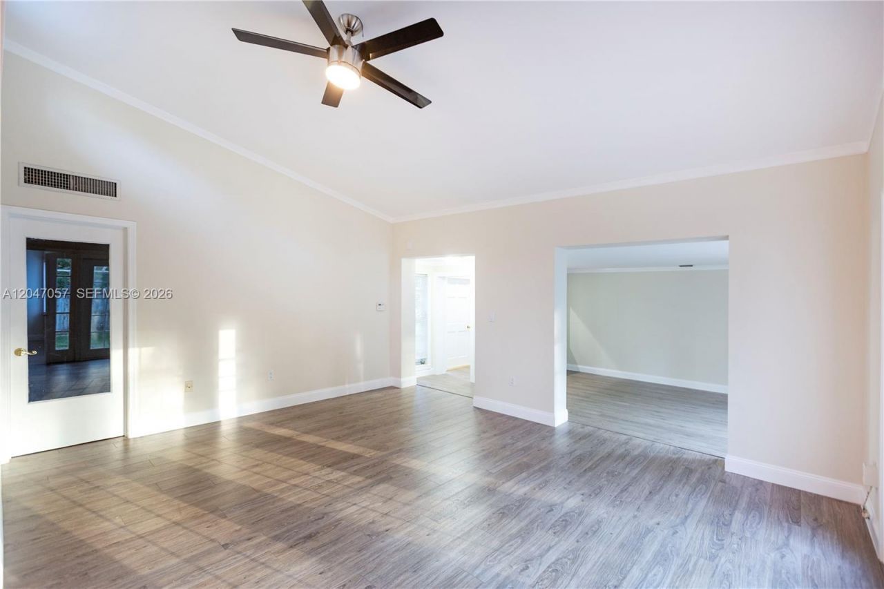 5451 SW 80th St, Miami, FL 33143 Photo