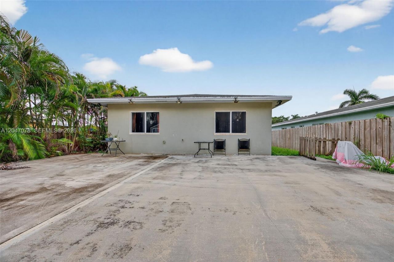 344 SW 3rd St , Florida City, FL 33034 Photo