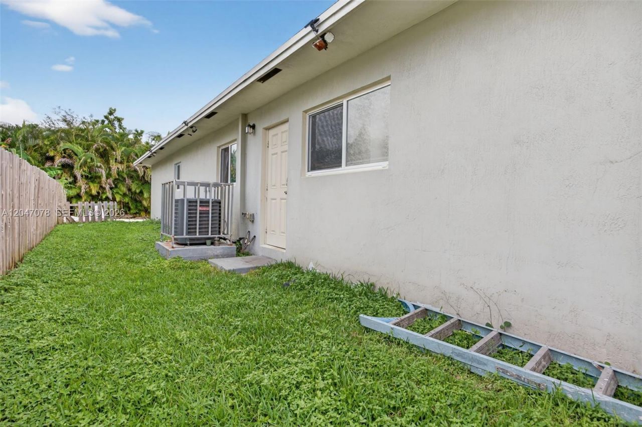 344 SW 3rd St , Florida City, FL 33034 Photo