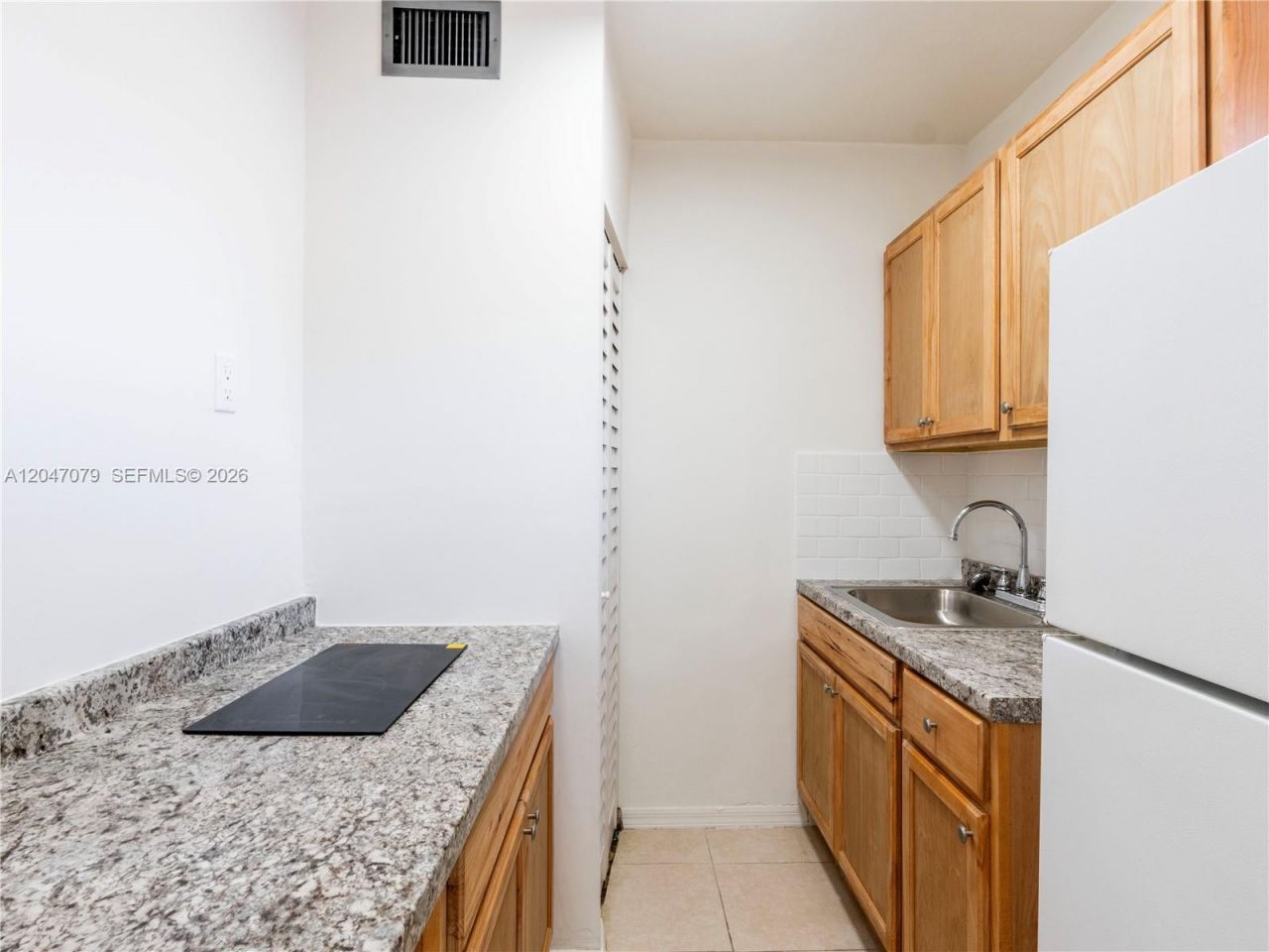 3360 SW 6th St , Unit Top, Miami, FL 33135 Photo