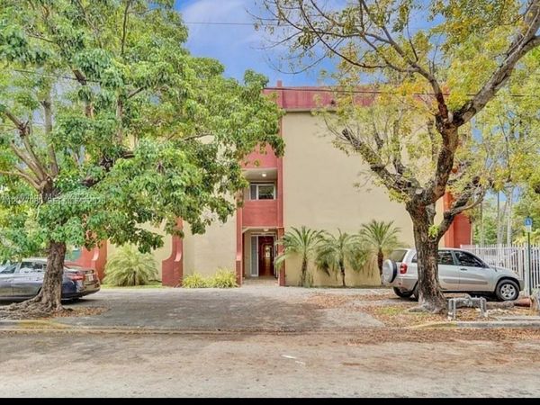 4265 NW South Tamiami Canal Dr, Unit 1-208, Miami, FL 33126