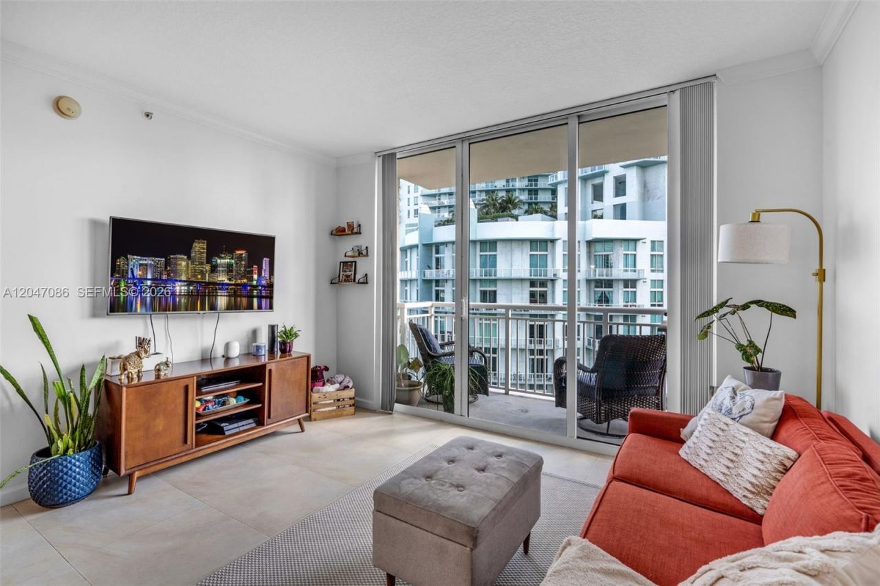 2000 N Bayshore Dr, Unit 909, Miami, FL 33137 Photo