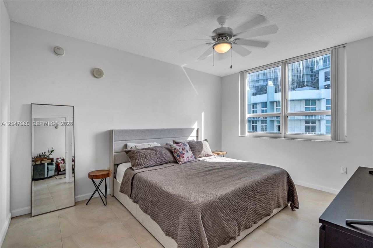2000 N Bayshore Dr, Unit 909, Miami, FL 33137 Photo