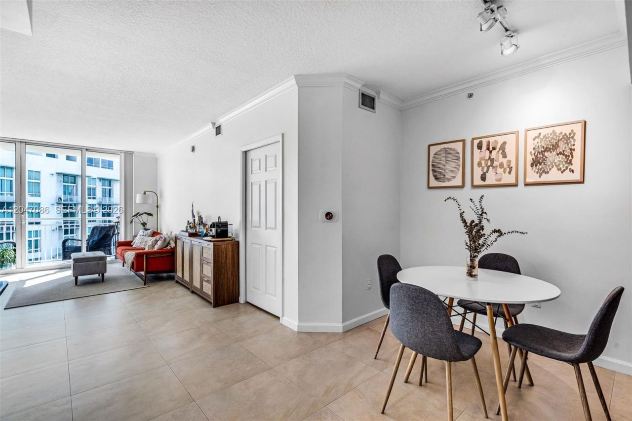 2000 N Bayshore Dr, Unit 909, Miami, FL 33137 Photo