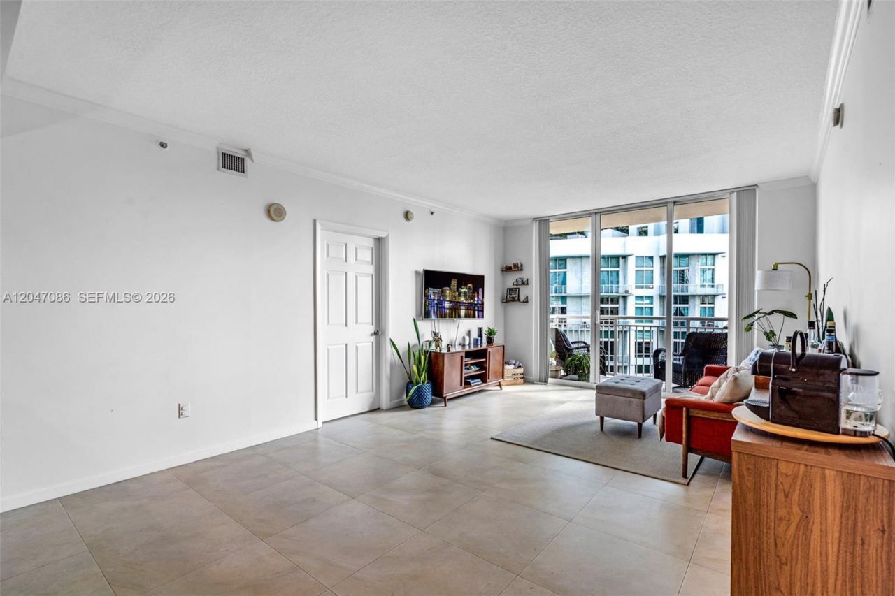 2000 N Bayshore Dr, Unit 909, Miami, FL 33137 Photo