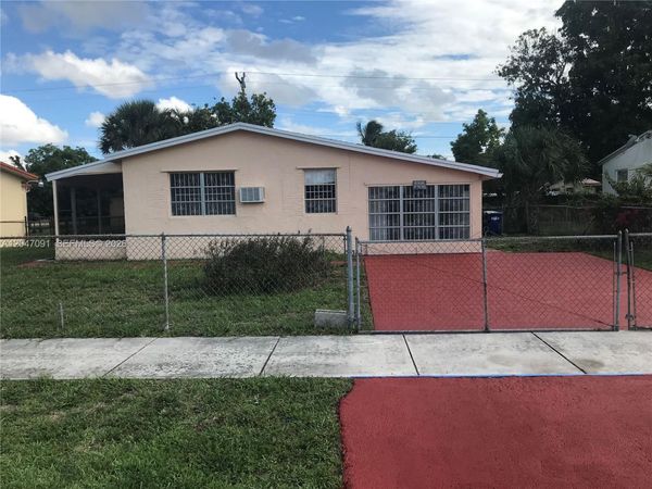 3330 NW 8th Ct , Lauderhill, FL 33311