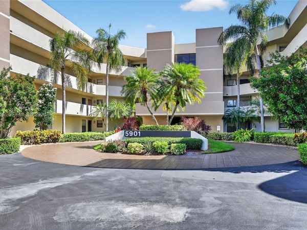 5901 Camino Del Sol , Unit 207, Boca Raton, FL 33433