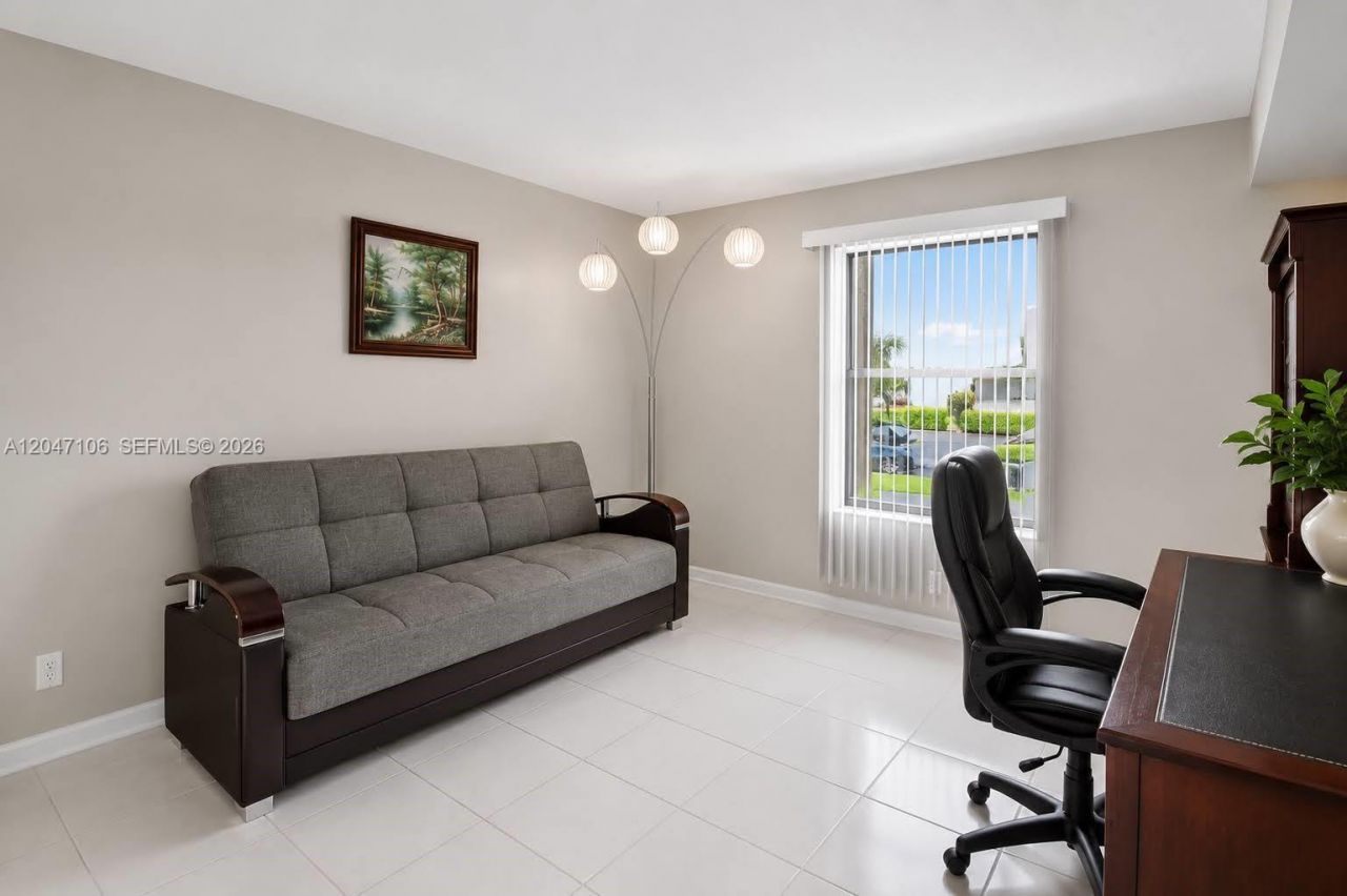5901 Camino Del Sol, Unit 207, Boca Raton, FL 33433 Photo