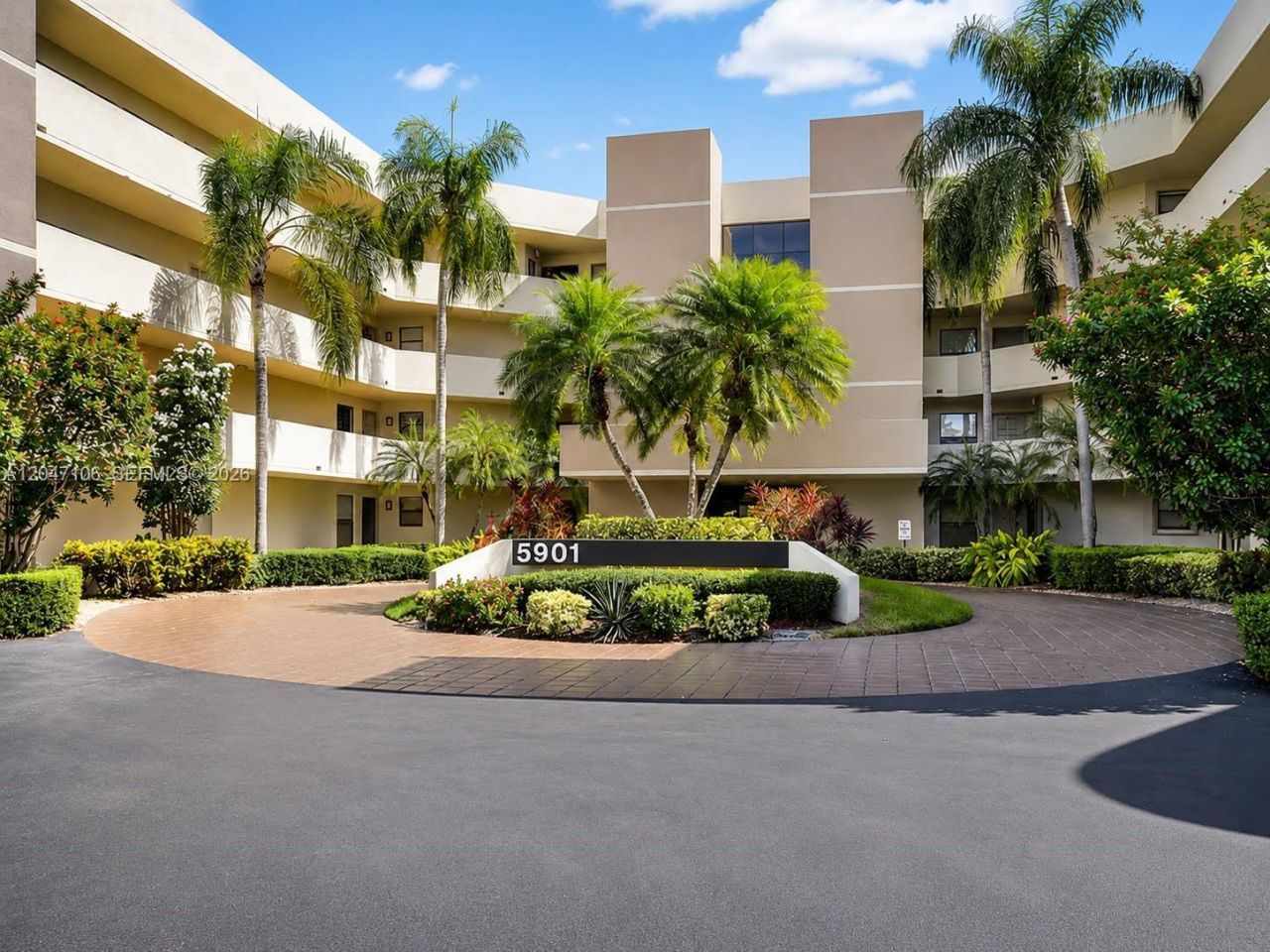 5901 Camino Del Sol, Unit 207, Boca Raton, FL 33433 Photo