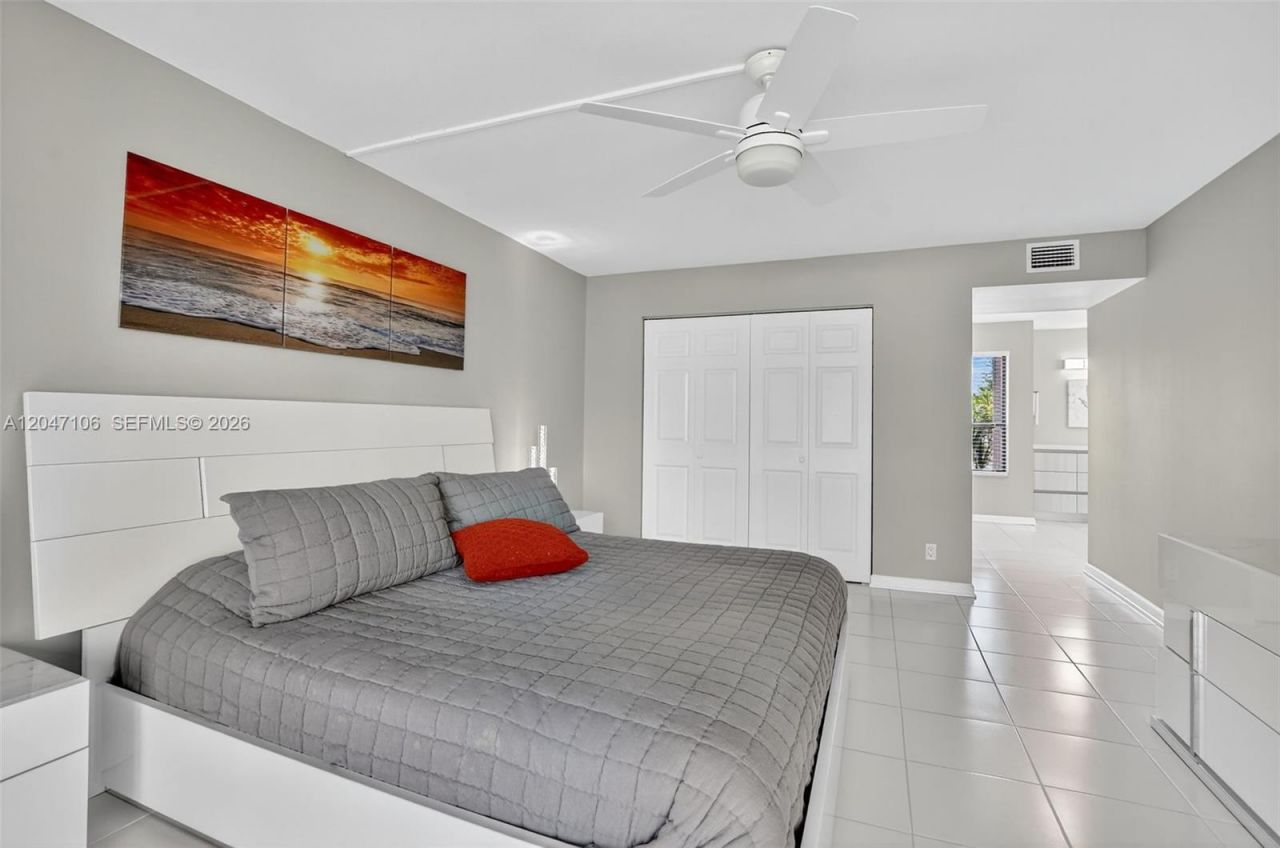 5901 Camino Del Sol , Unit 207, Boca Raton, FL 33433 Photo