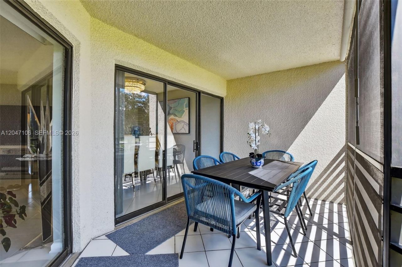 5901 Camino Del Sol , Unit 207, Boca Raton, FL 33433 Photo