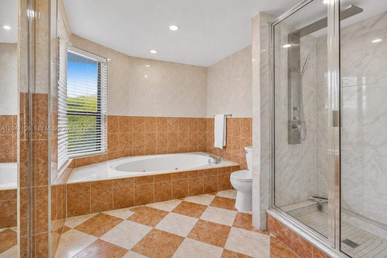 5901 Camino Del Sol, Unit 207, Boca Raton, FL 33433 Photo