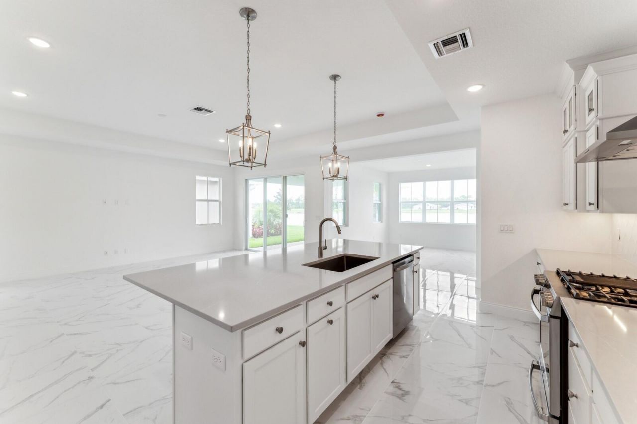 10072 NW Field Flower Trail, Port Saint Lucie, FL 34987 Photo