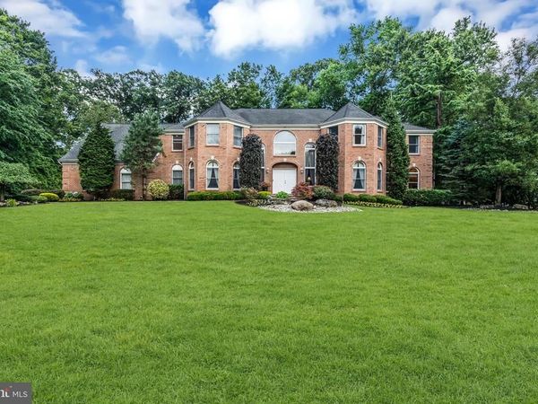 15 HARMONY LN, MONMOUTH JUNCTION, NJ 08852
