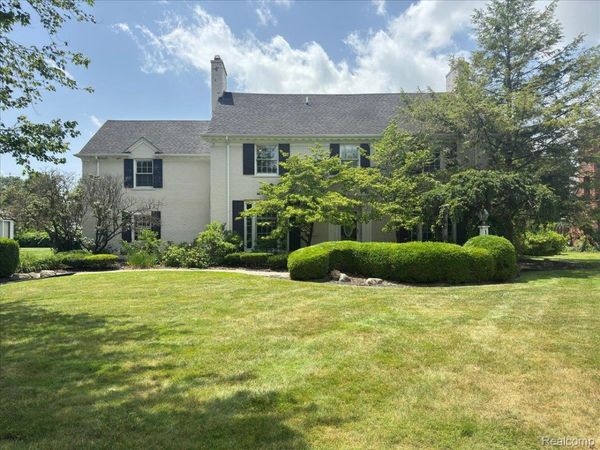 1051 Devonshire Road, Grosse Pointe Park, Mi 48230