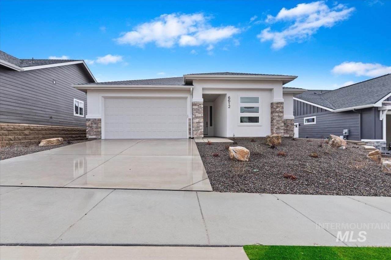 2293 E Sweet Pearl St, Kuna, ID 83634 Main Photo