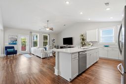 1615 Thornbury Dr. photo 4