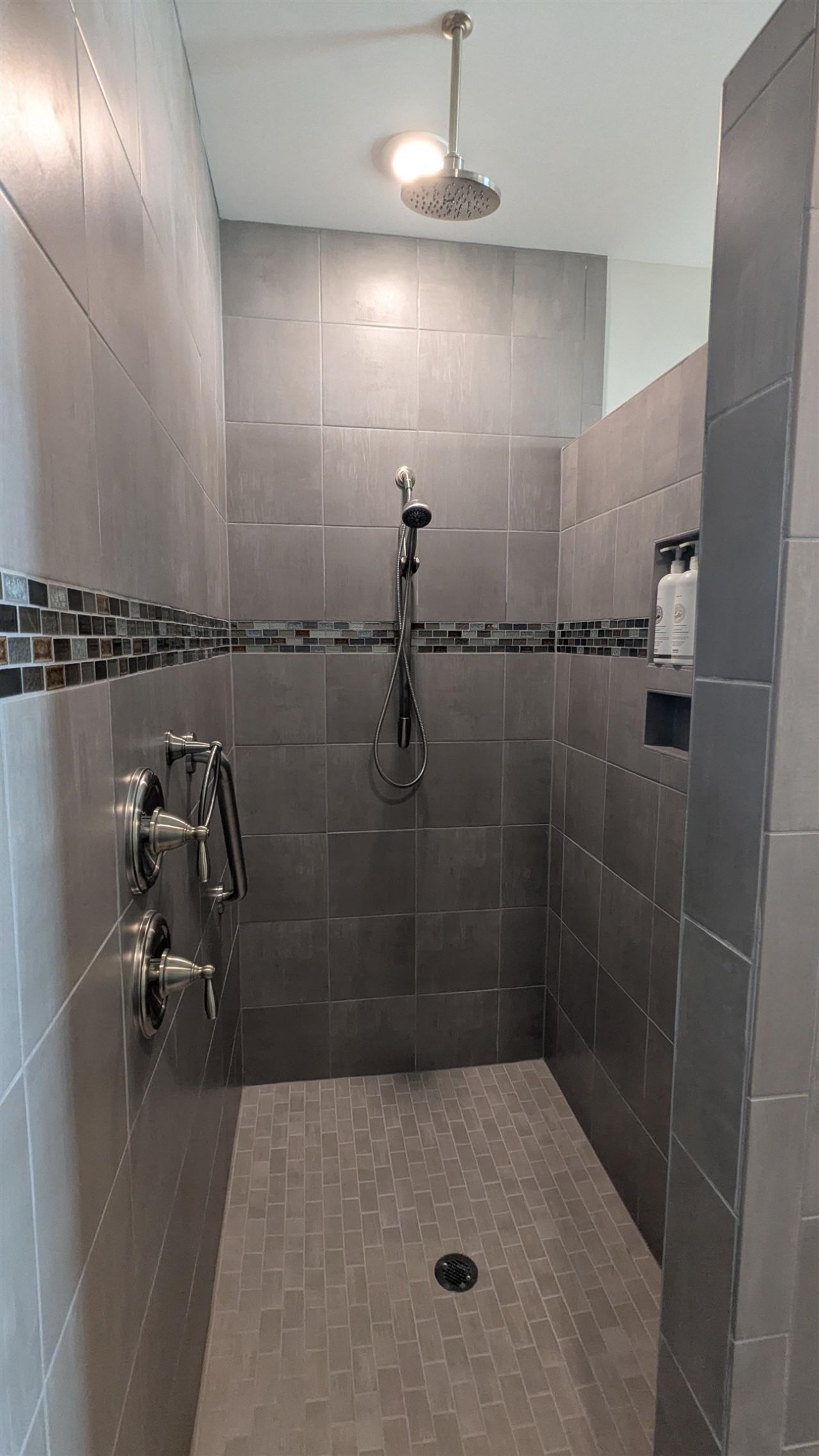 1615 Thornbury Dr. Photo 33