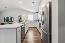 1615 Thornbury Dr. photo 4