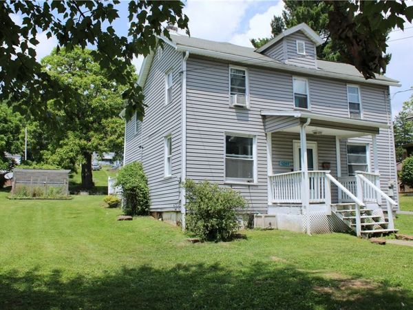 1347 Philadelphia St, Indiana, PA 15701