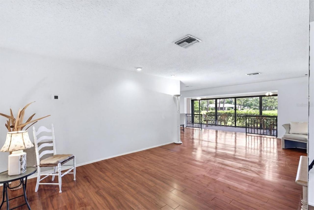 5451 Golf Pointe Drive, Unit V-225, Sarasota, FL 34243 Photo
