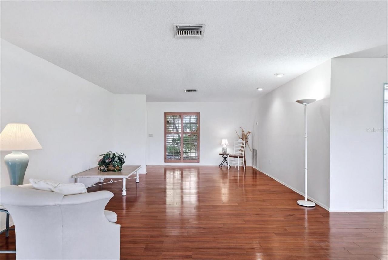 5451 Golf Pointe Drive, Unit V-225, Sarasota, FL 34243 Photo