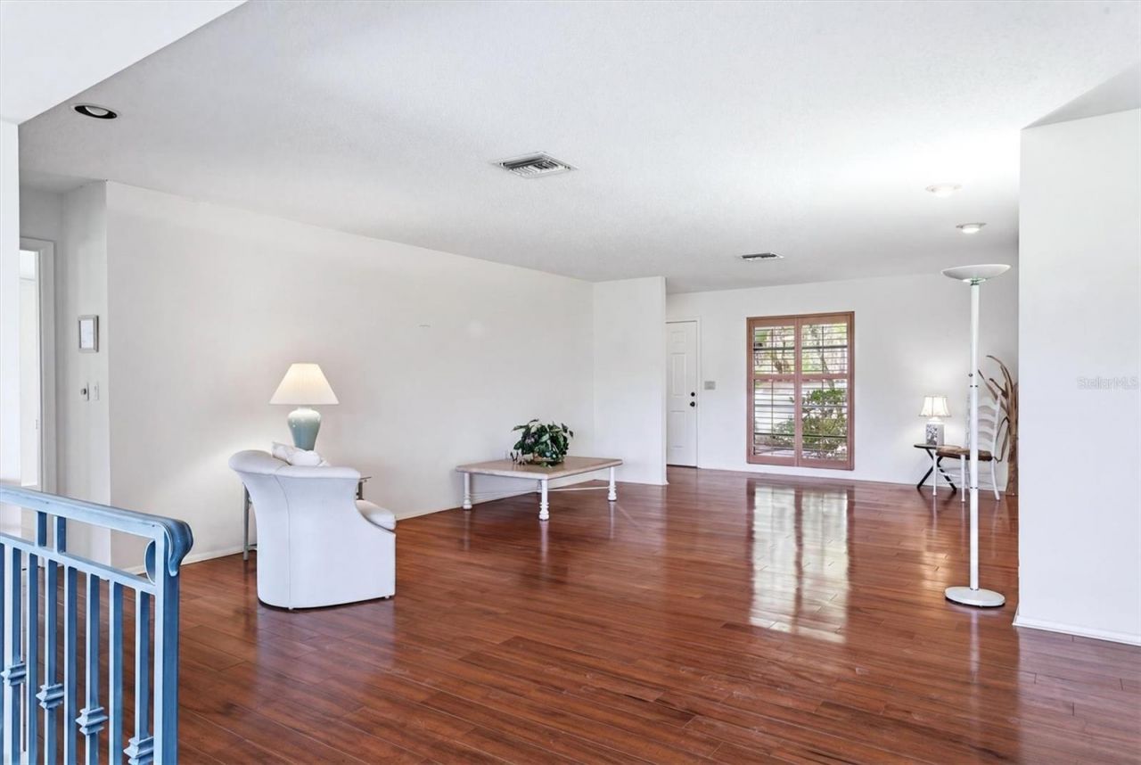 5451 Golf Pointe Drive, Unit V-225, Sarasota, FL 34243 Photo