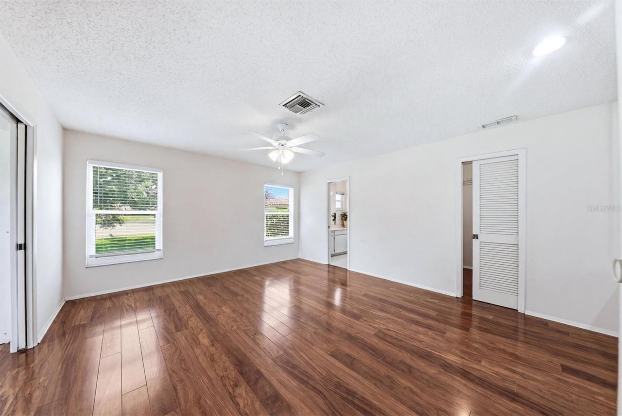 5451 Golf Pointe Drive, Unit V-225, Sarasota, FL 34243 Photo