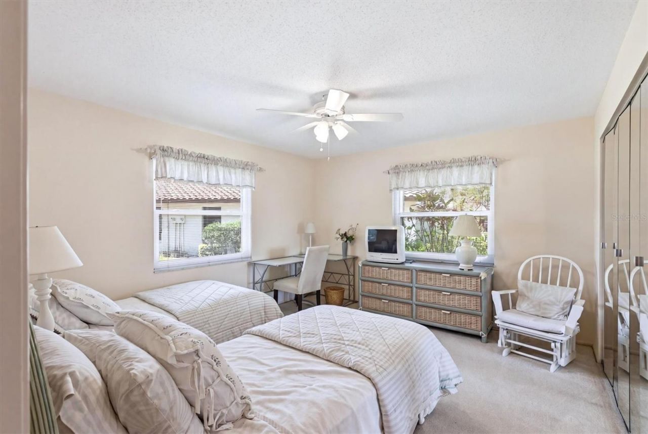 5451 Golf Pointe Drive, Unit V-225, Sarasota, FL 34243 Photo