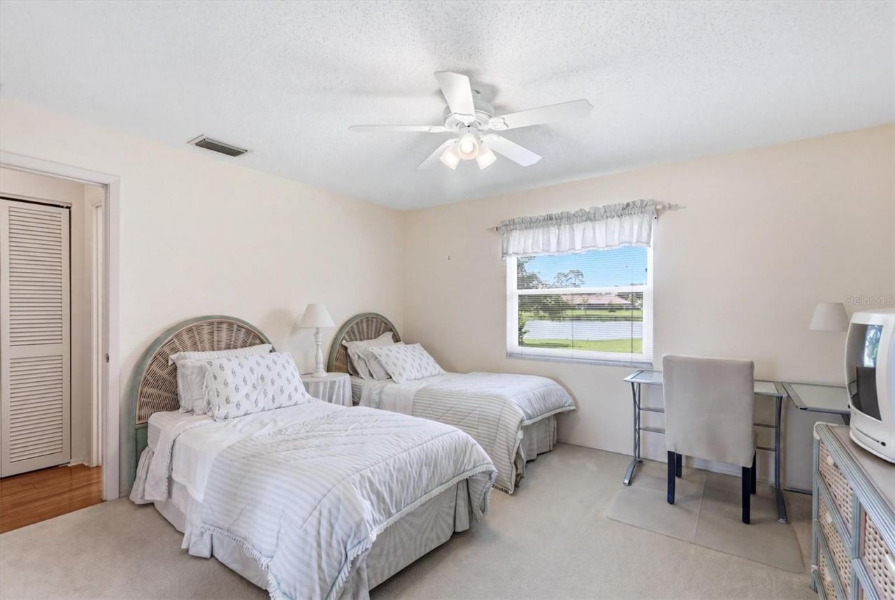 5451 Golf Pointe Drive, Unit V-225, Sarasota, FL 34243 Photo