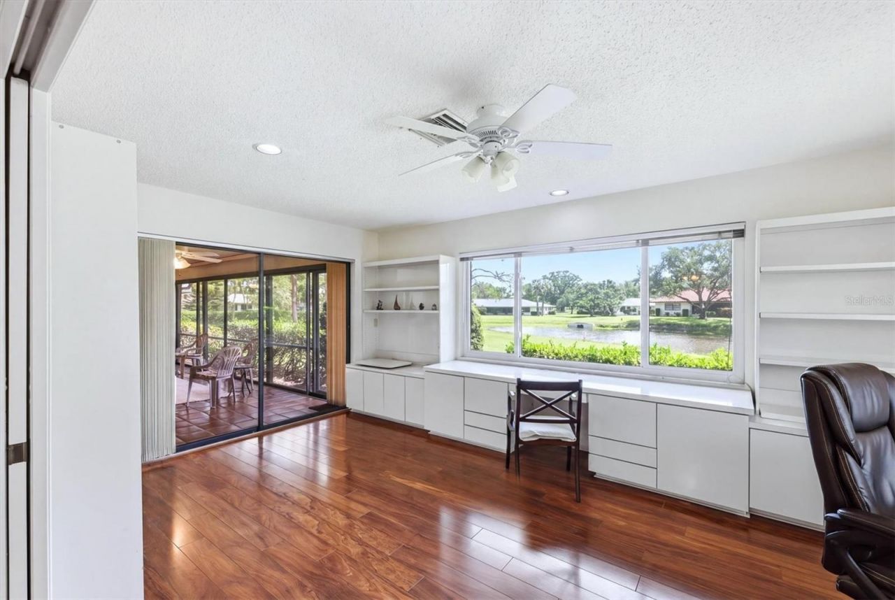 5451 Golf Pointe Drive, Unit V-225, Sarasota, FL 34243 Photo
