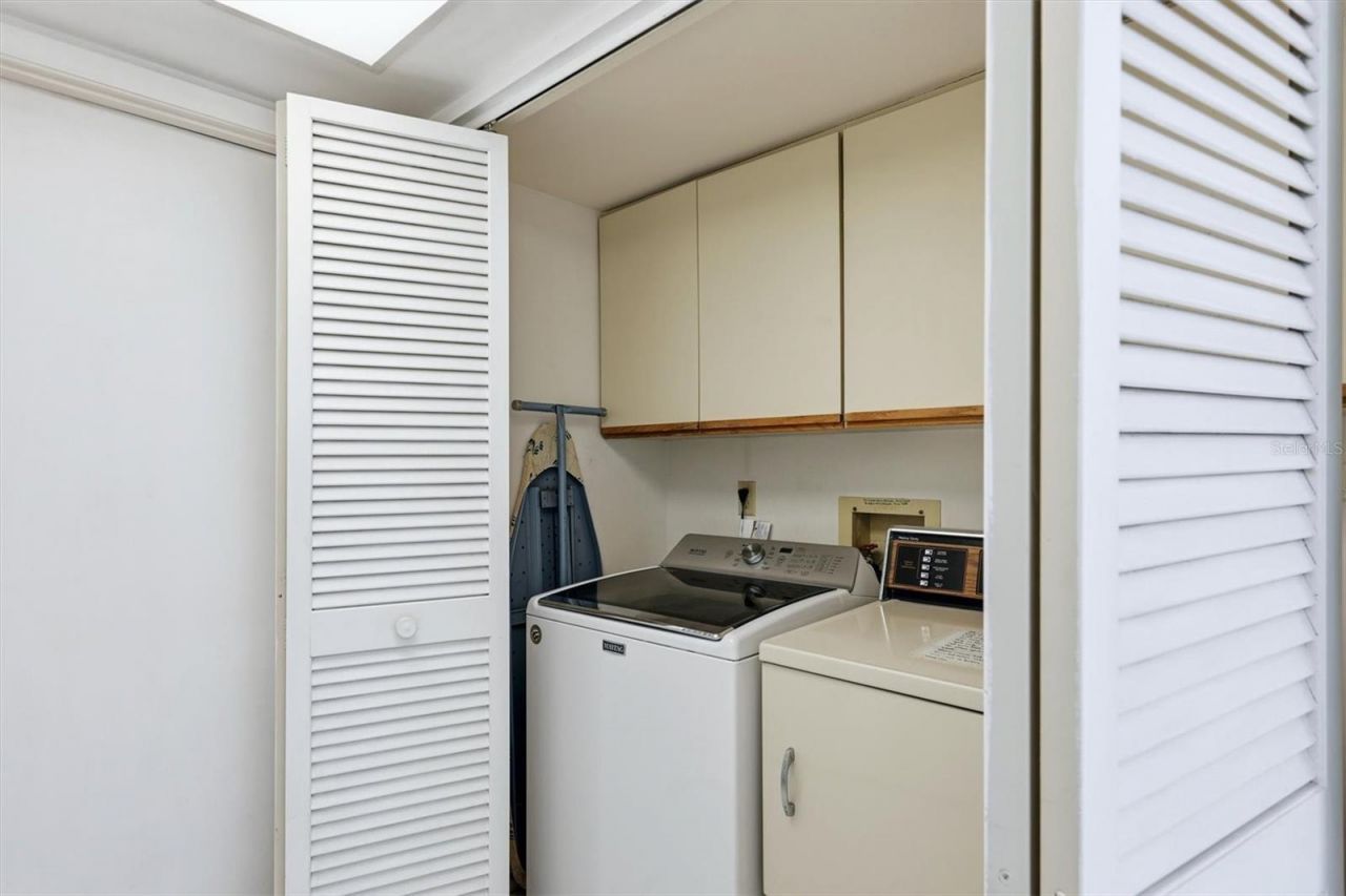 5451 Golf Pointe Drive, Unit V-225, Sarasota, FL 34243 Photo